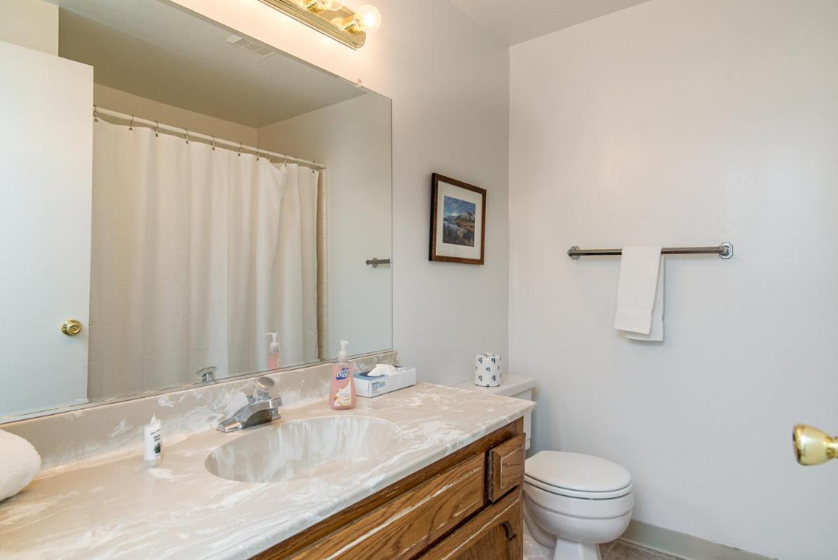 Popular attractions Area Nearby Property
